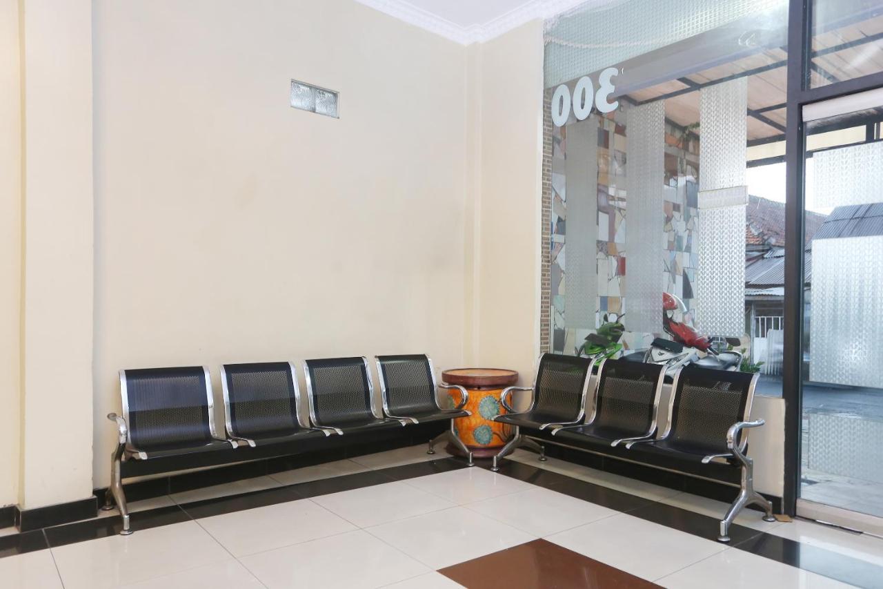Spot On 2358 Aster Homestay Melati Kültér fotó