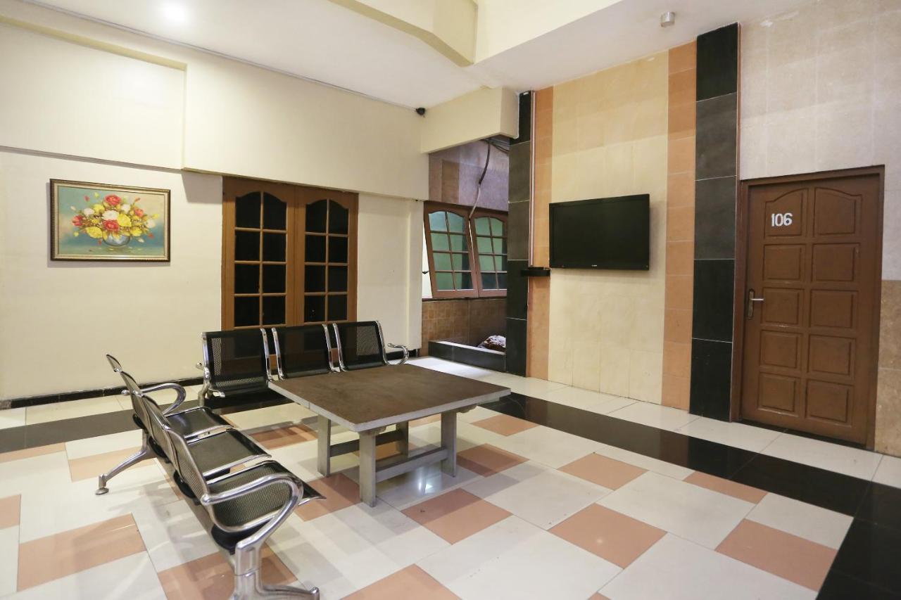 Spot On 2358 Aster Homestay Melati Kültér fotó