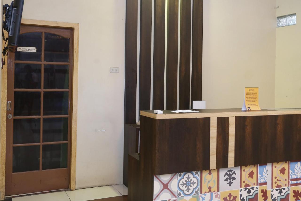 Spot On 2358 Aster Homestay Melati Kültér fotó