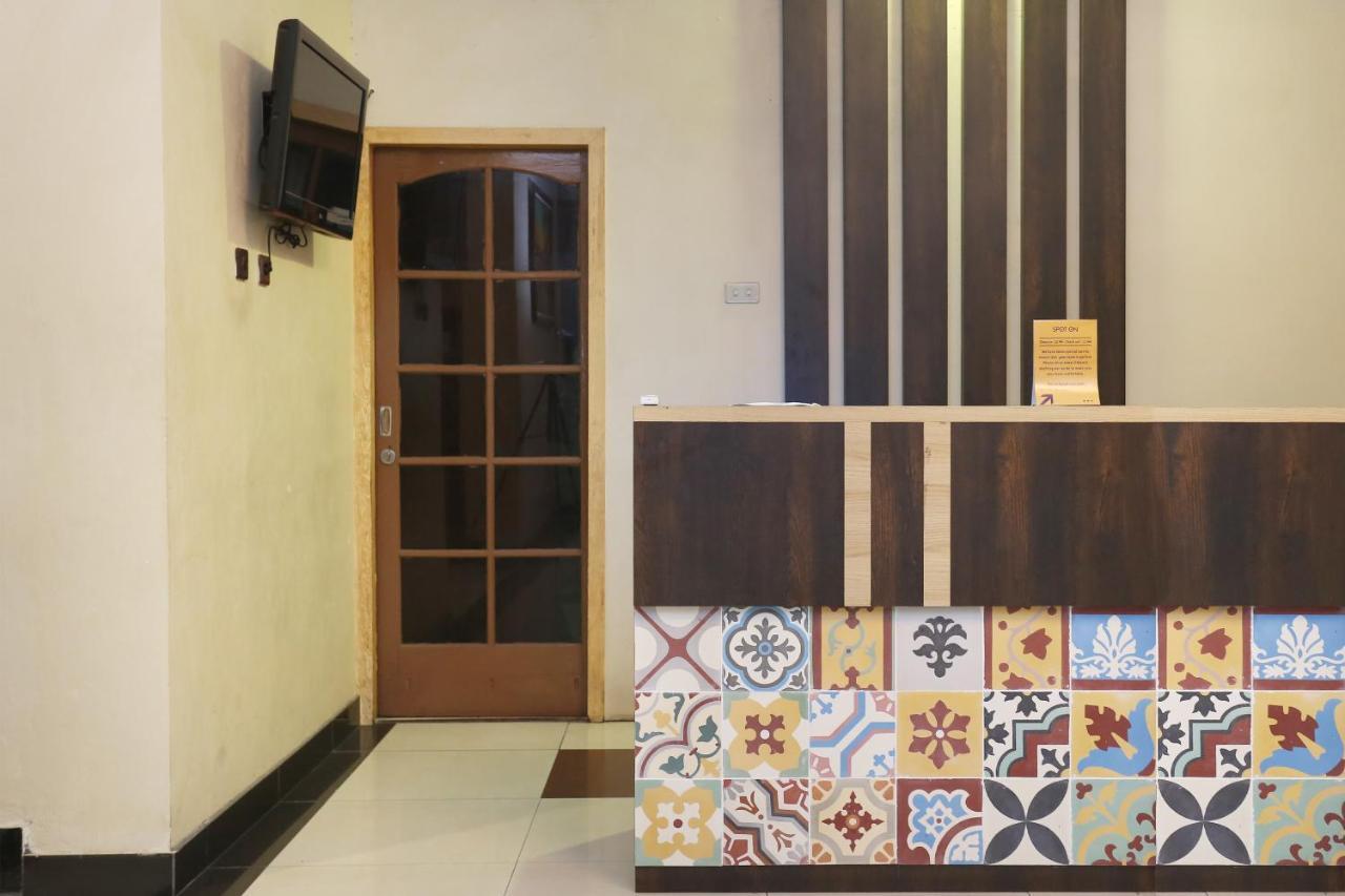 Spot On 2358 Aster Homestay Melati Kültér fotó