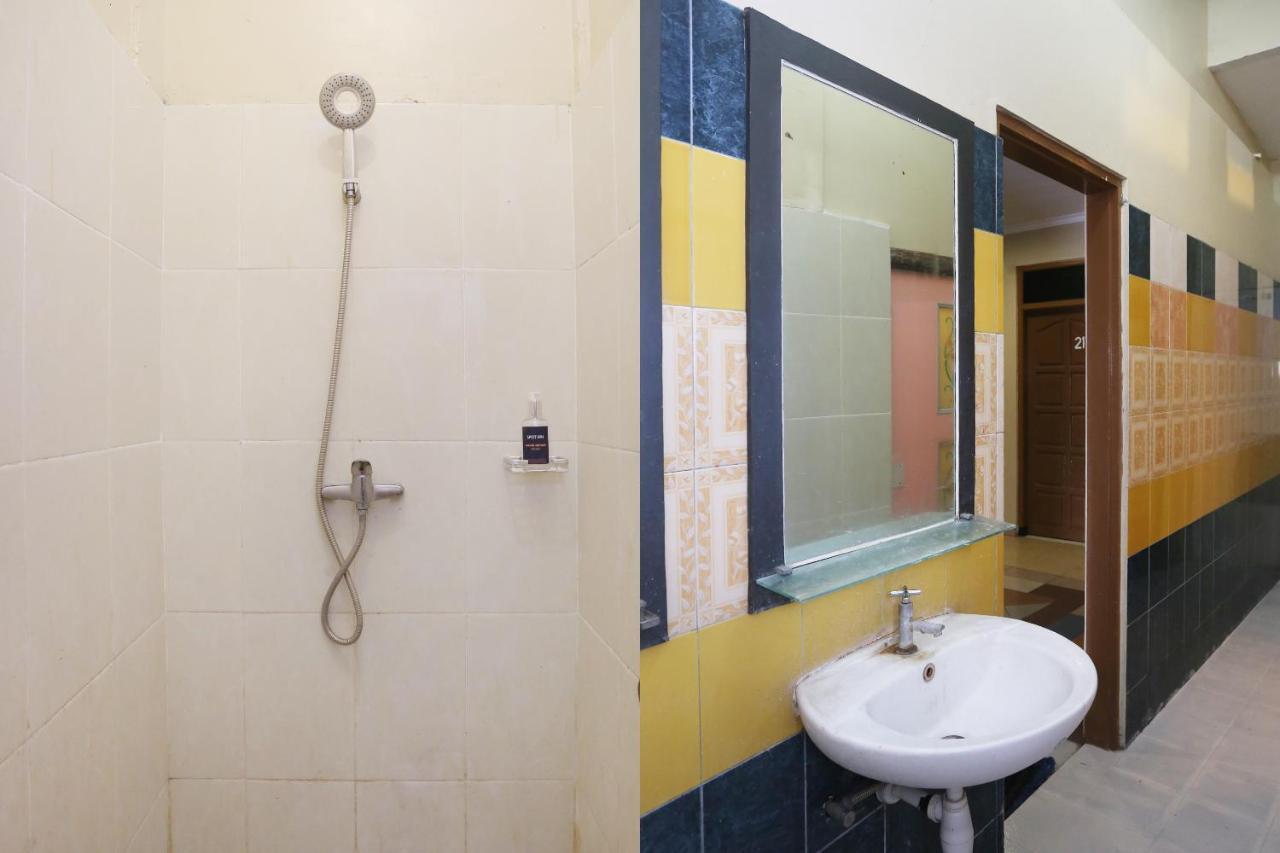 Spot On 2358 Aster Homestay Melati Kültér fotó