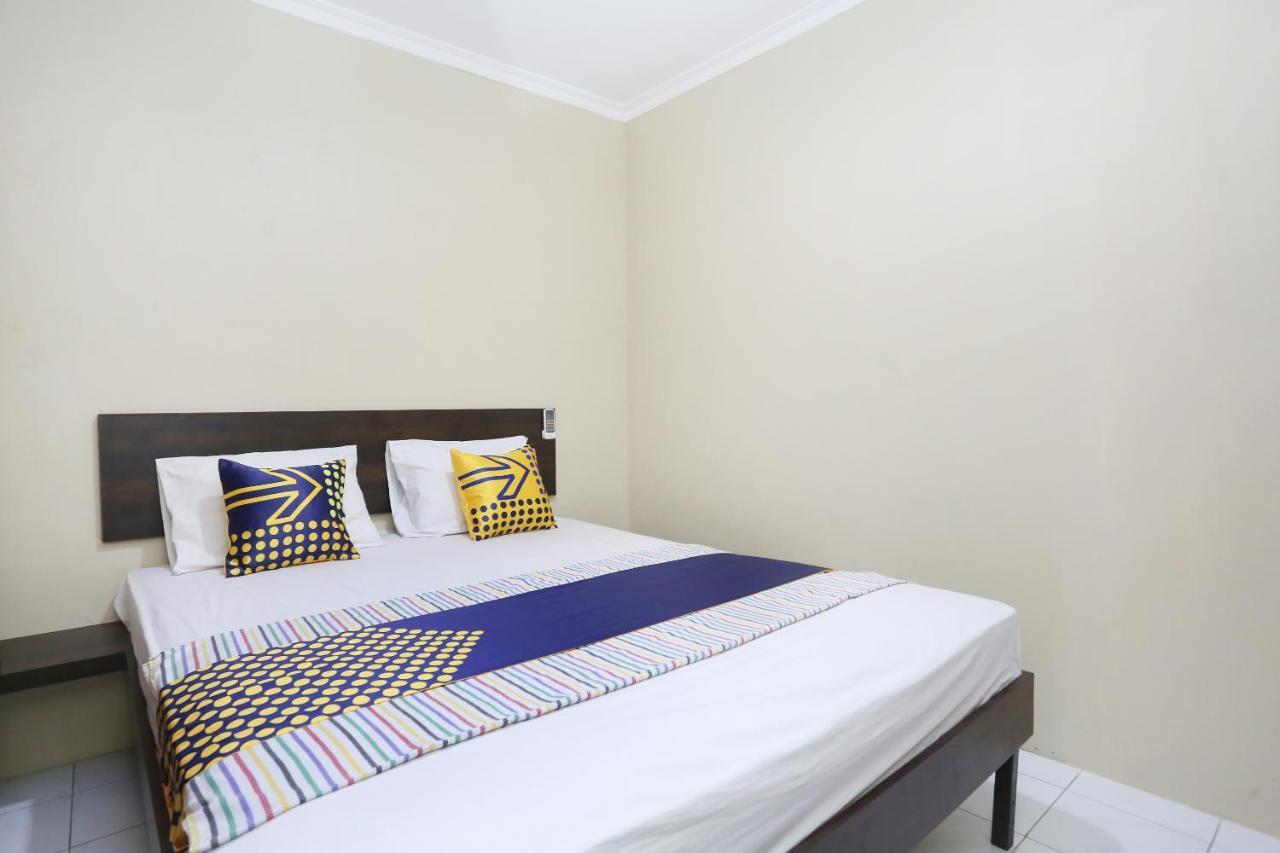 Spot On 2358 Aster Homestay Melati Kültér fotó