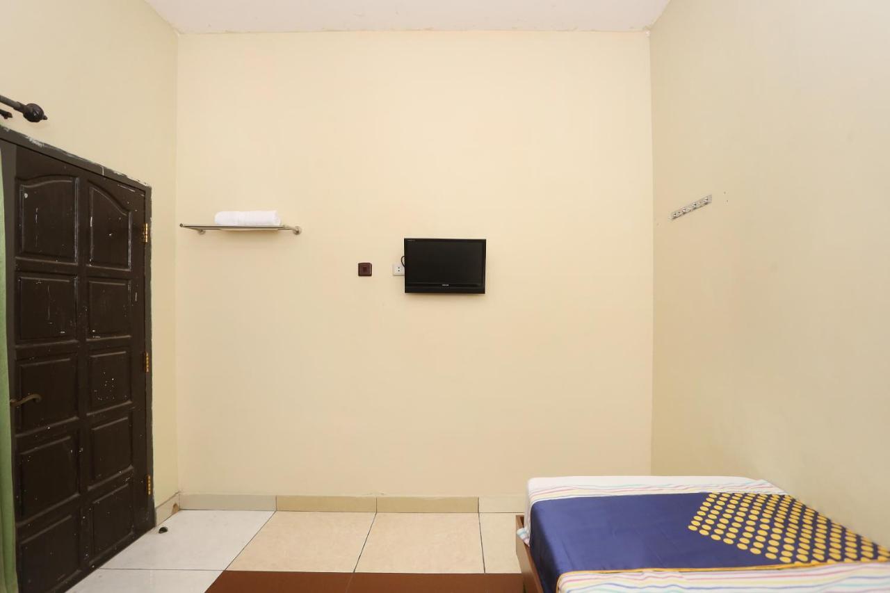 Spot On 2358 Aster Homestay Melati Kültér fotó