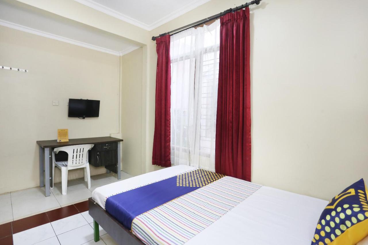 Spot On 2358 Aster Homestay Melati Kültér fotó