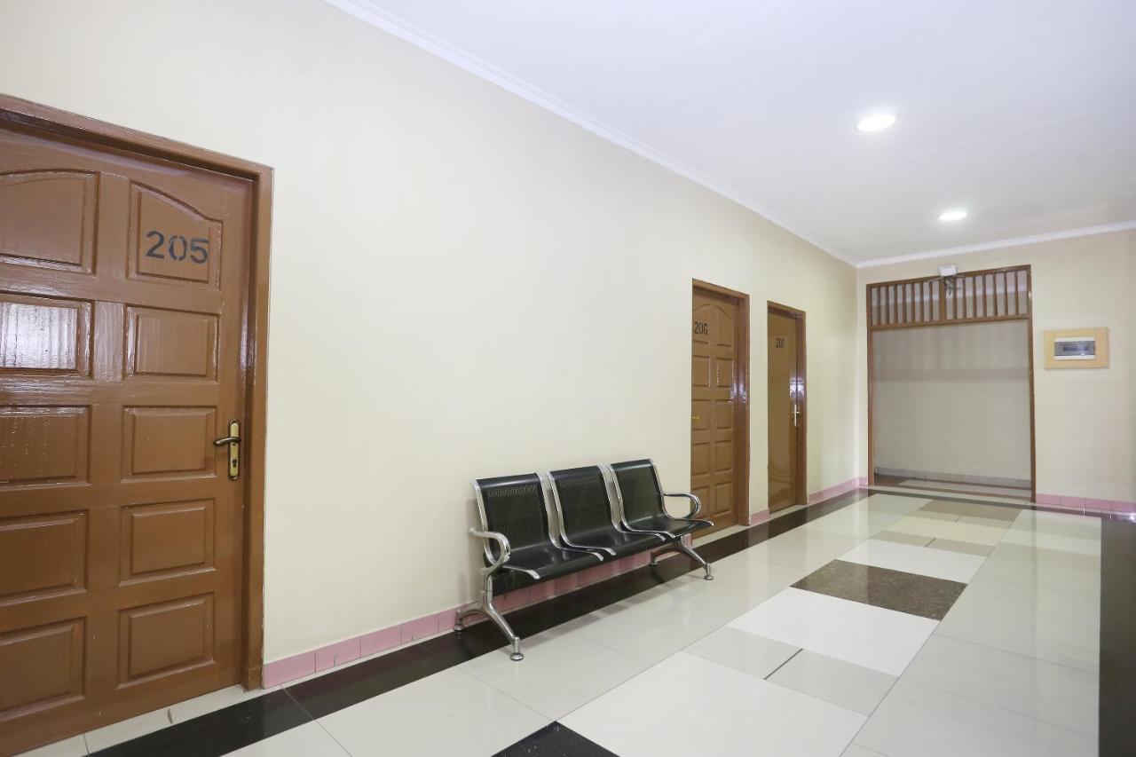 Spot On 2358 Aster Homestay Melati Kültér fotó