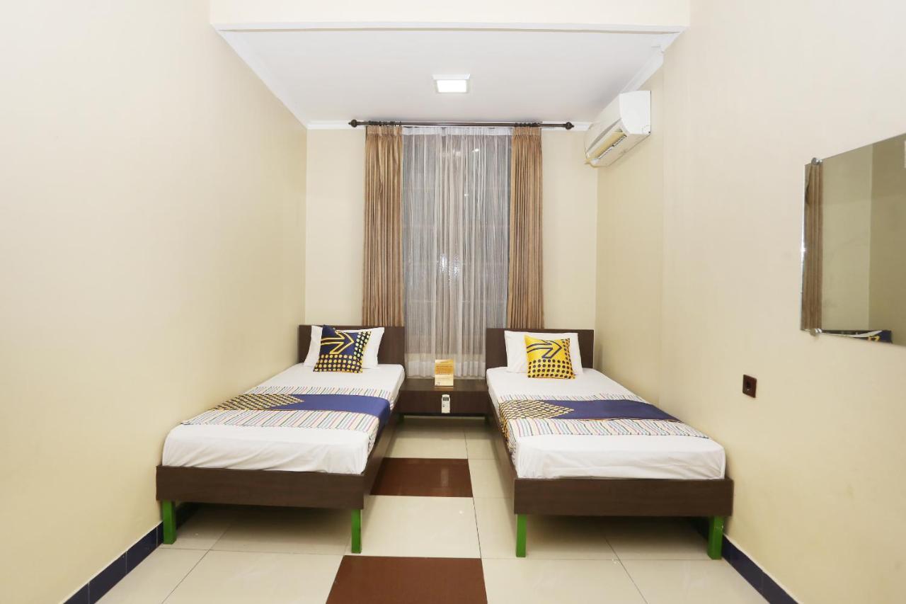 Spot On 2358 Aster Homestay Melati Kültér fotó